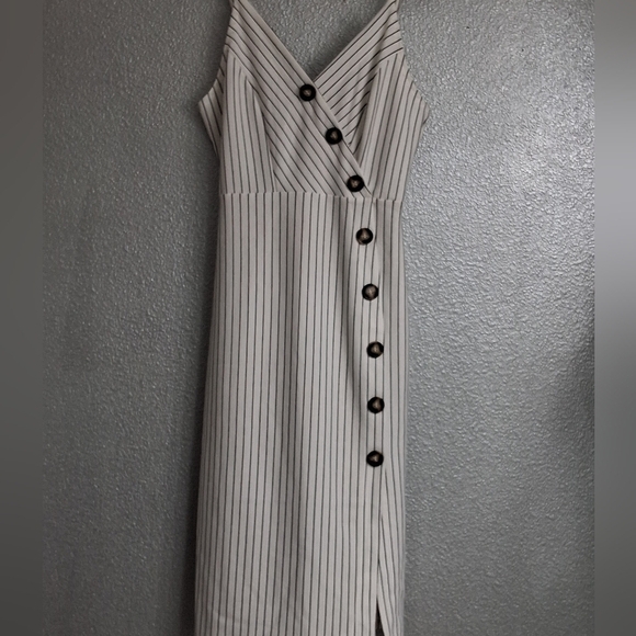 Fun Summer White Dress With Black Stripes & A Criss Cross Bodice   Size L - Picture 7 of 14
